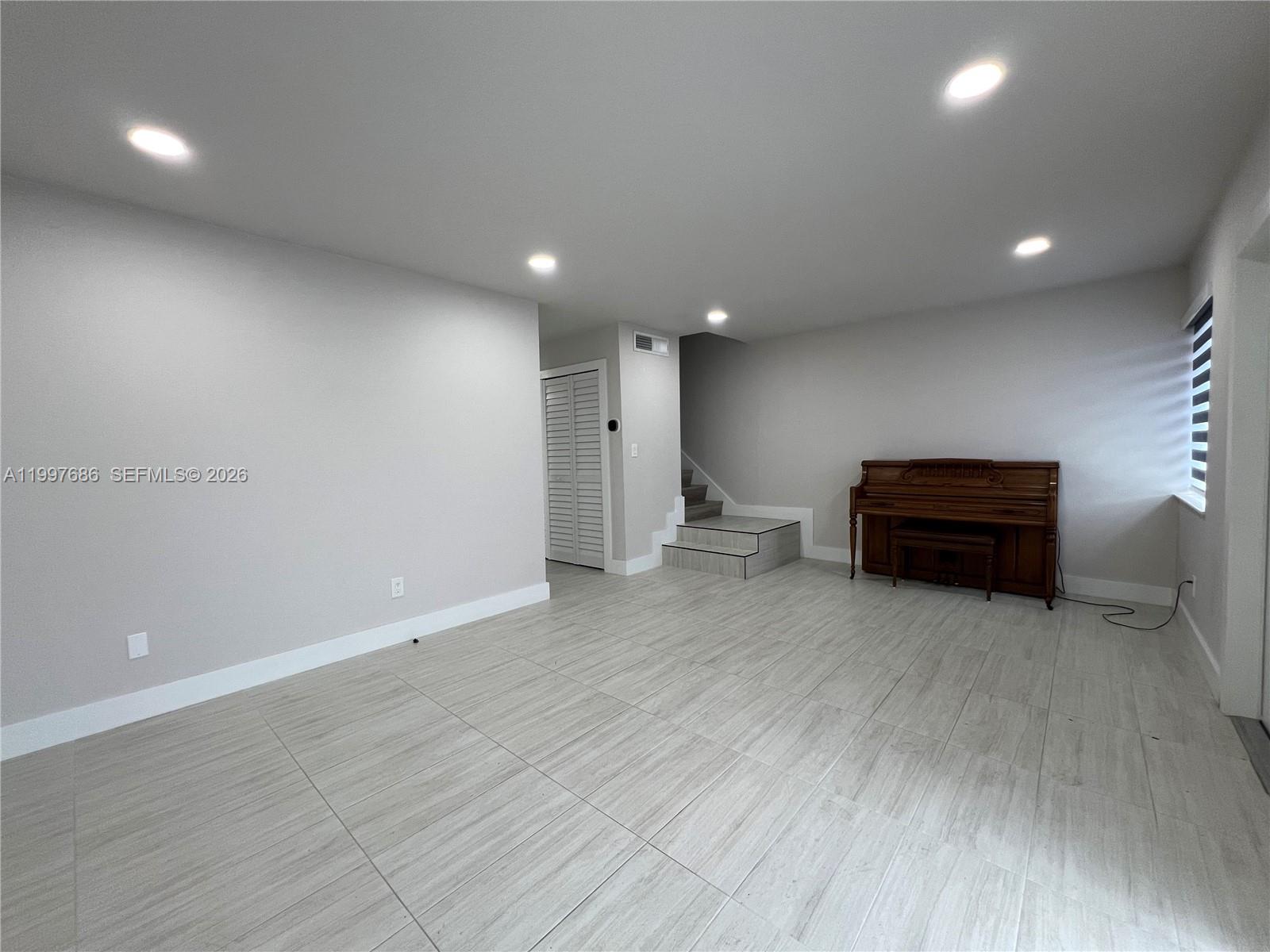 CHATEAUBLEAU VILLAS CONDO - Residential