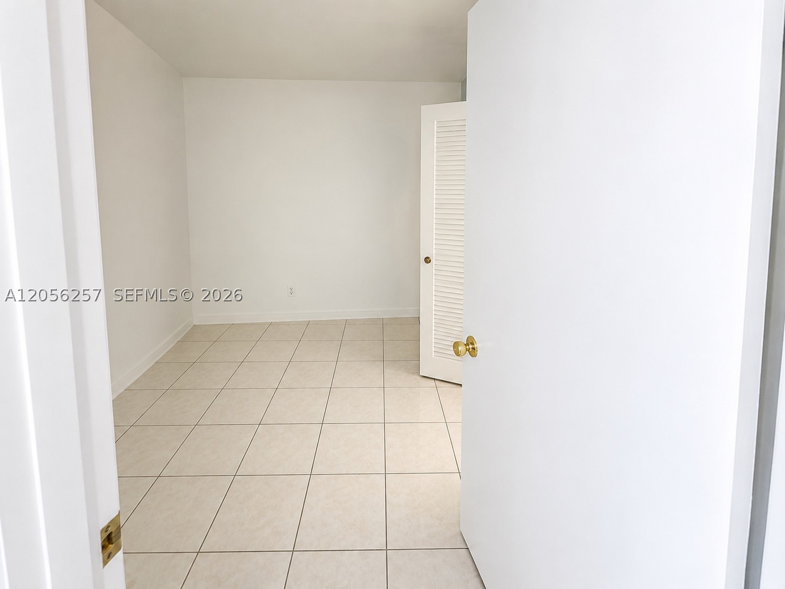 FOUNTAINVIEW CONDO - Residential Lease