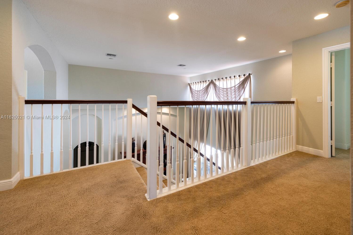 COUNTRY GLEN - Residential