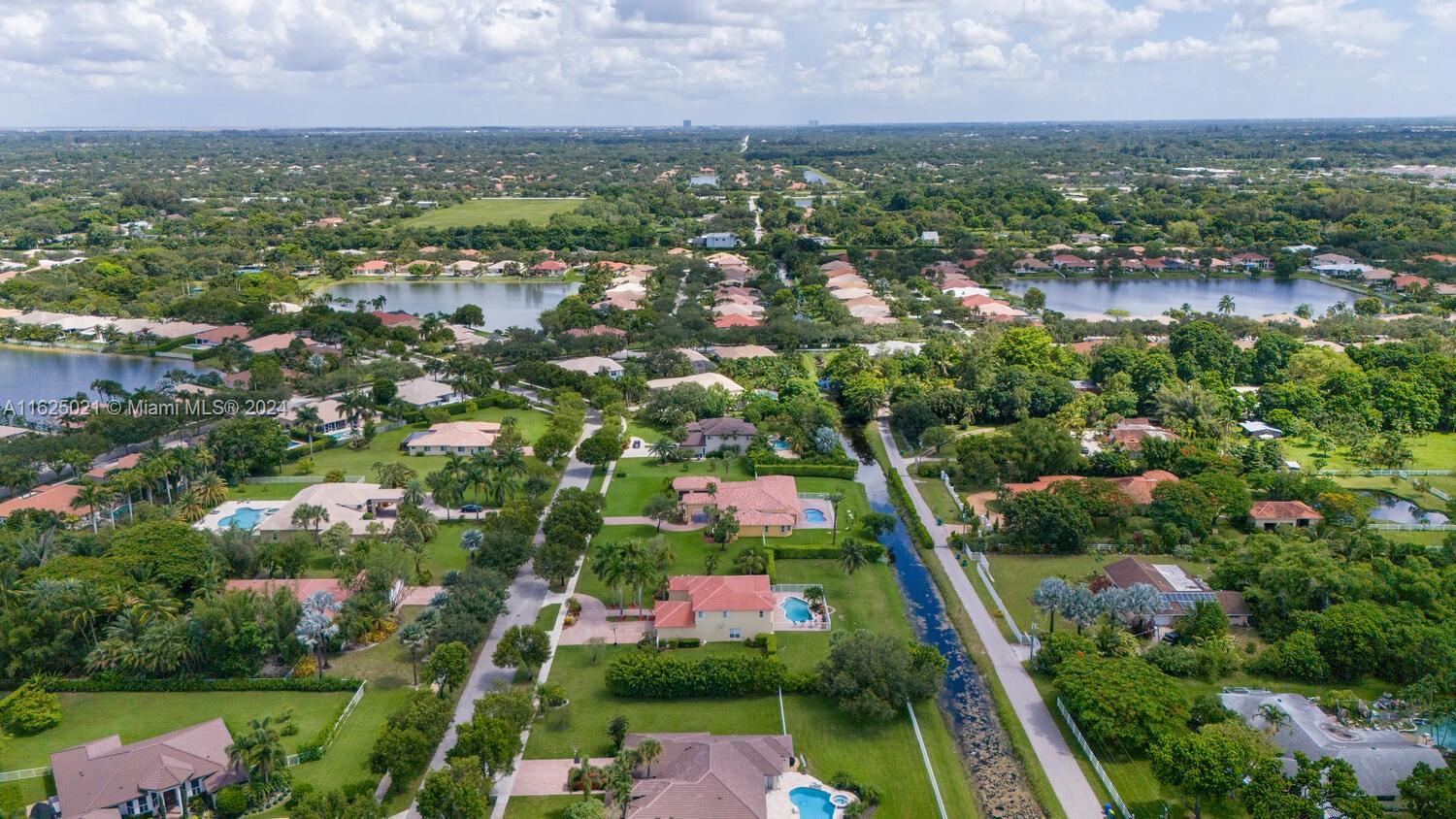 COUNTRY GLEN - Residential