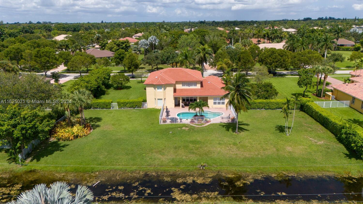 COUNTRY GLEN - Residential