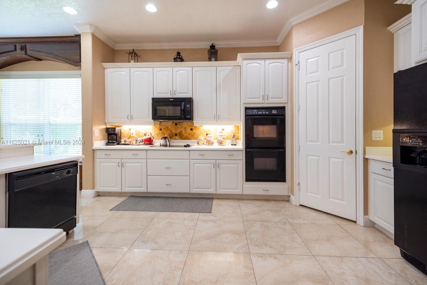 COUNTRY GLEN - Residential