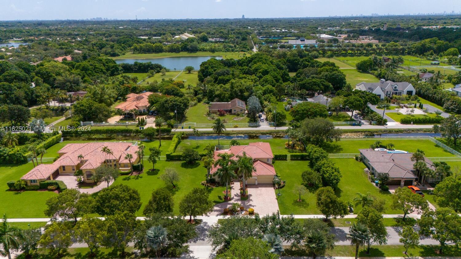 COUNTRY GLEN - Residential