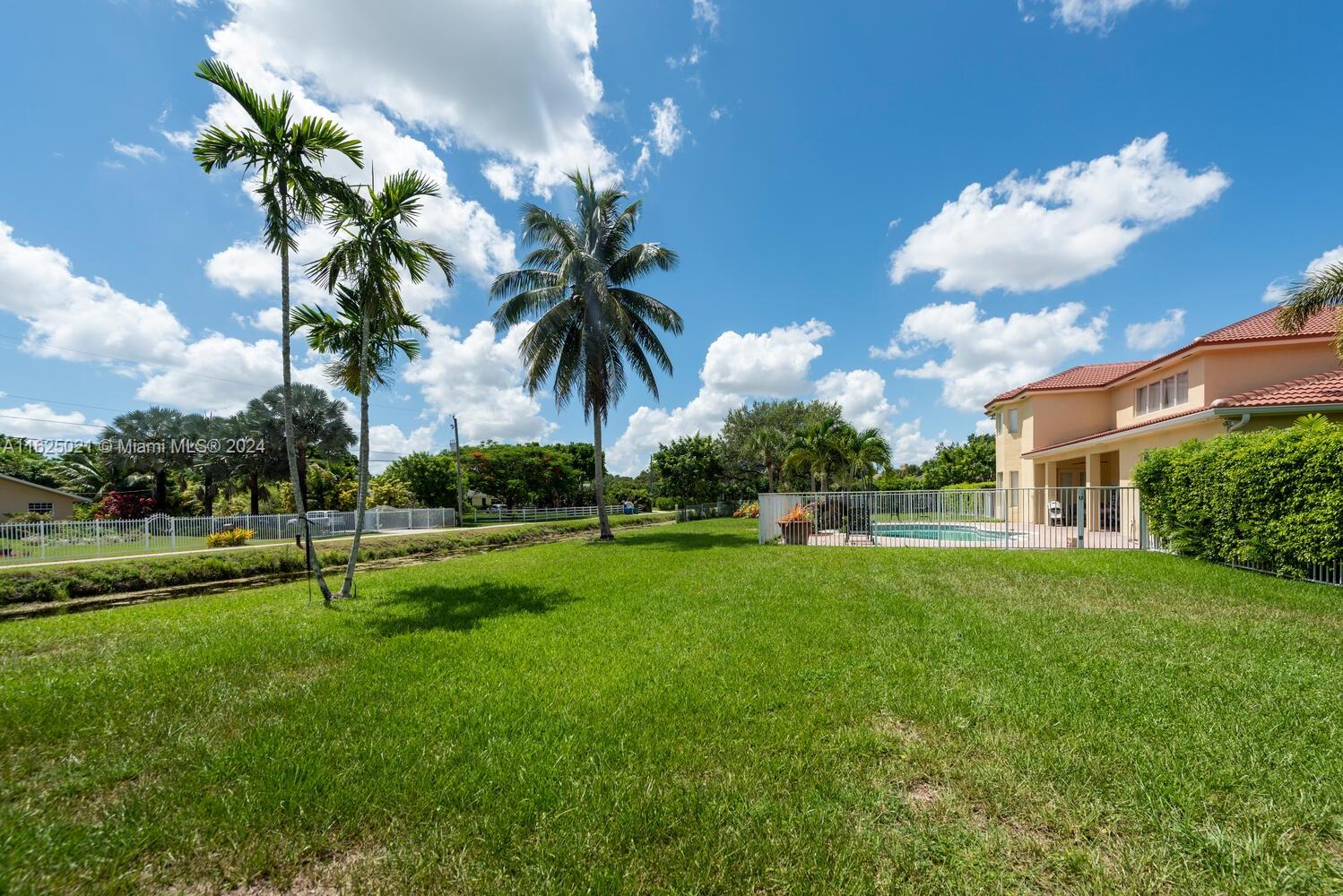 COUNTRY GLEN - Residential