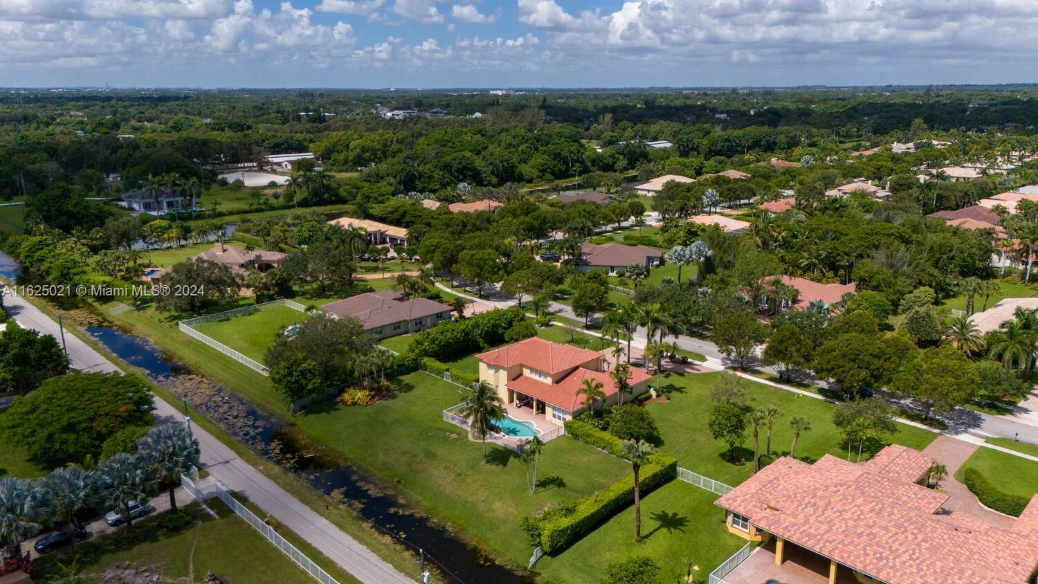 COUNTRY GLEN - Residential