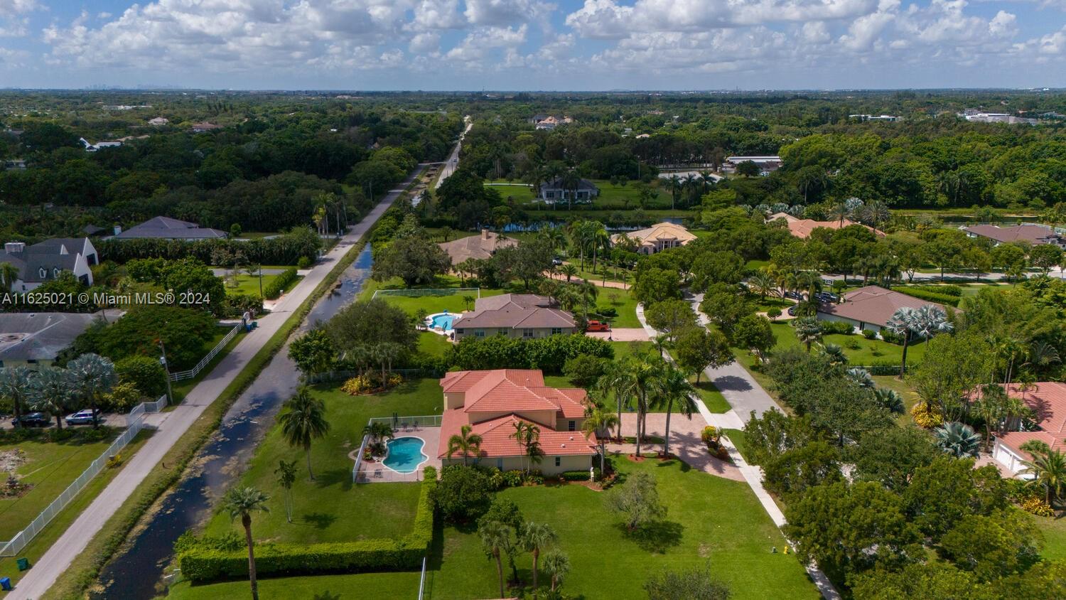 COUNTRY GLEN - Residential