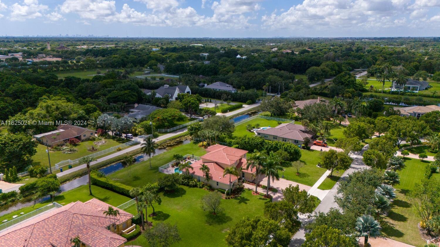 COUNTRY GLEN - Residential