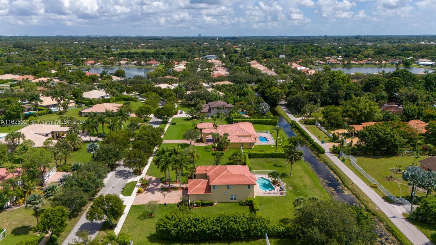 COUNTRY GLEN - Residential