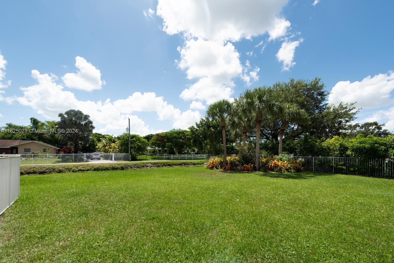 COUNTRY GLEN - Residential