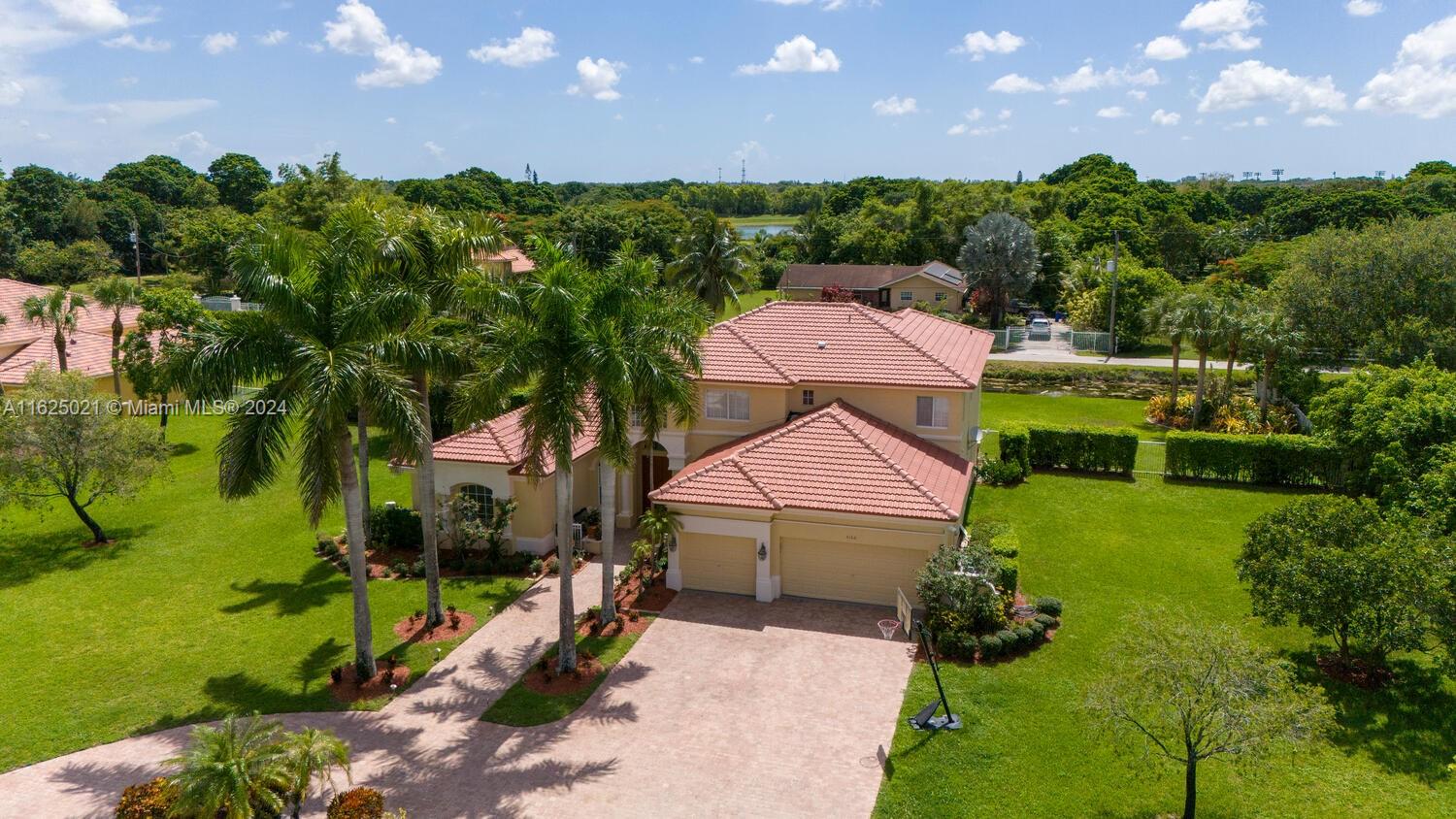 COUNTRY GLEN - Residential