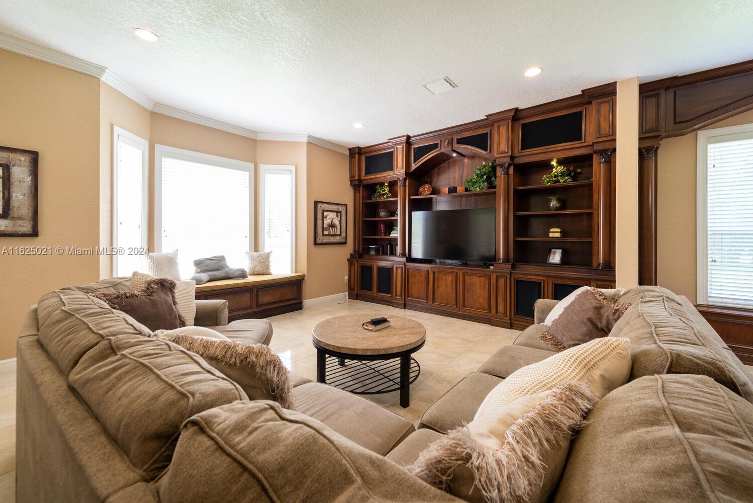 COUNTRY GLEN - Residential