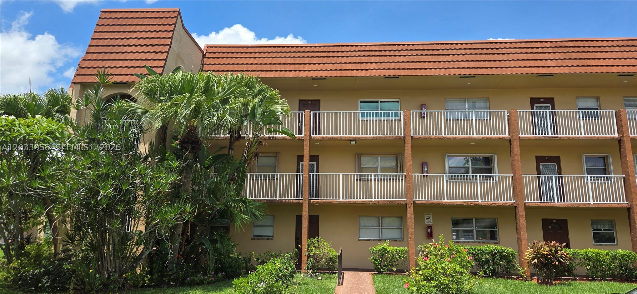 SUNRISE LAKES 87 CONDO - Residential