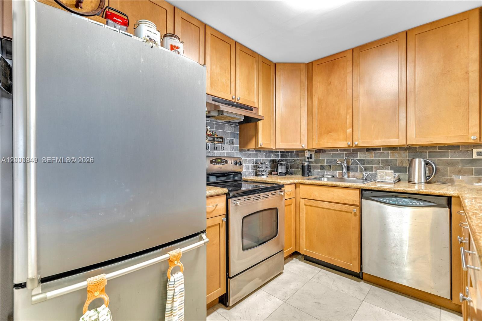 OLYMPUS CONDO PHASE - Residential