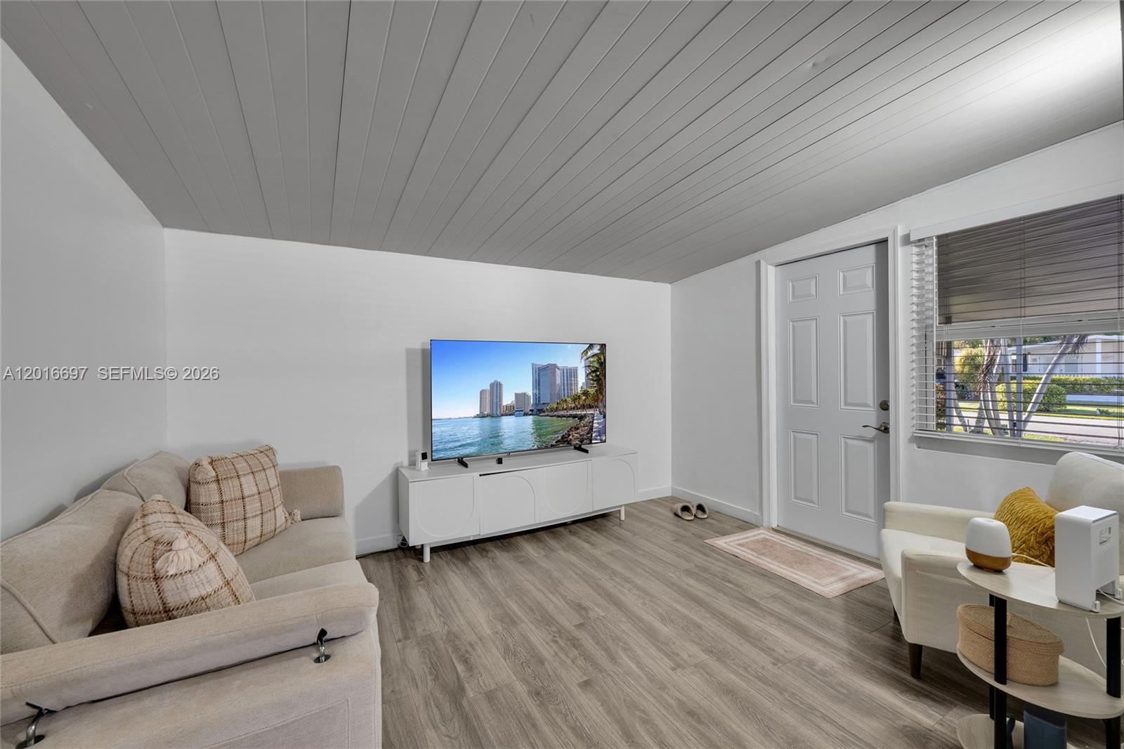 RAVENSWOOD ESTATES & MARI - Residential
