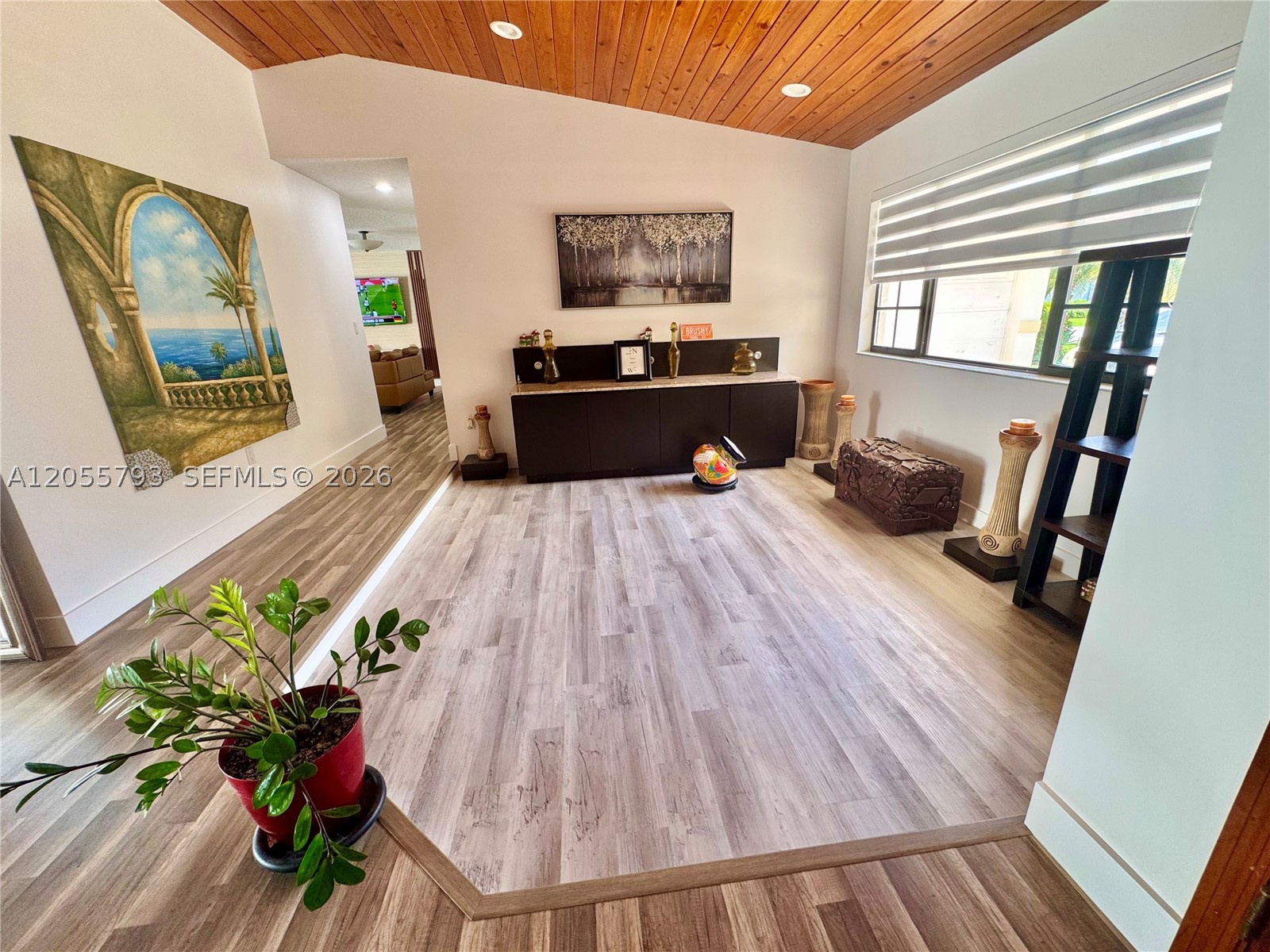 COUNTRY CLUB OF MIAMI EST - Residential Lease