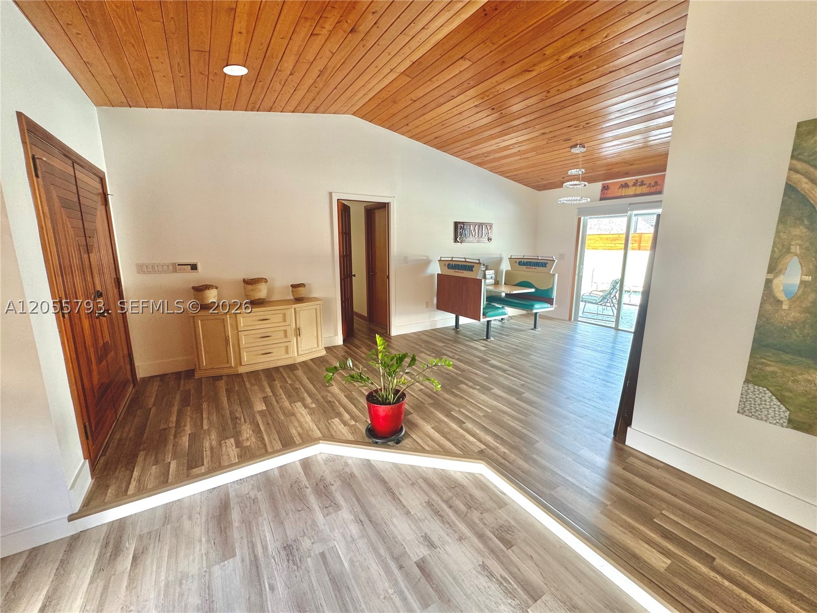 COUNTRY CLUB OF MIAMI EST - Residential Lease