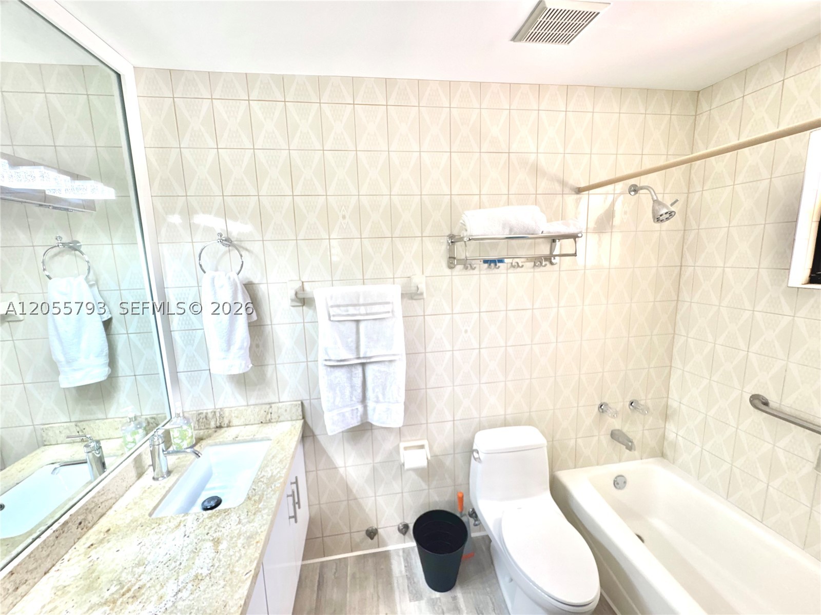COUNTRY CLUB OF MIAMI EST - Residential Lease