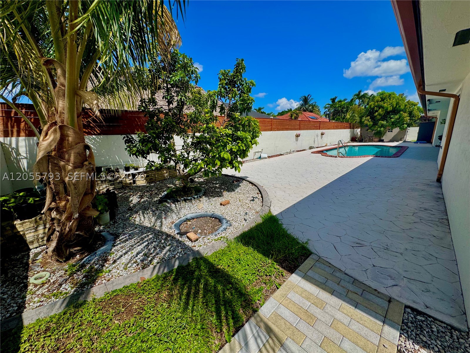 COUNTRY CLUB OF MIAMI EST - Residential Lease