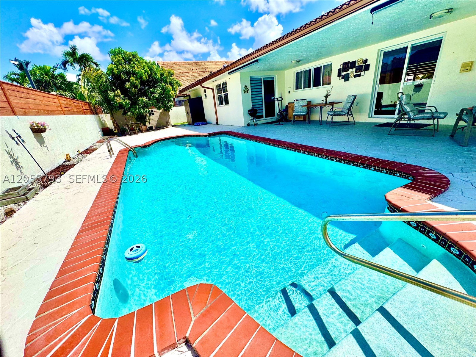 COUNTRY CLUB OF MIAMI EST - Residential Lease