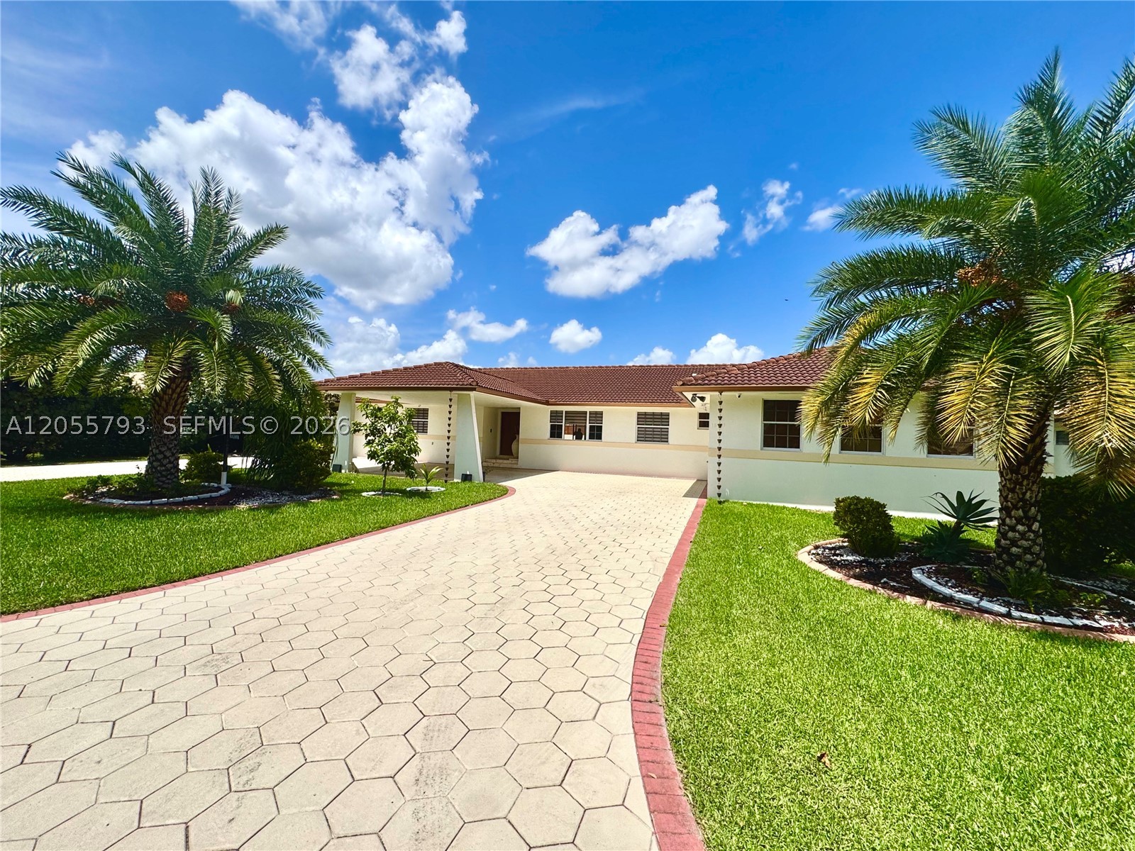 COUNTRY CLUB OF MIAMI EST - Residential Lease
