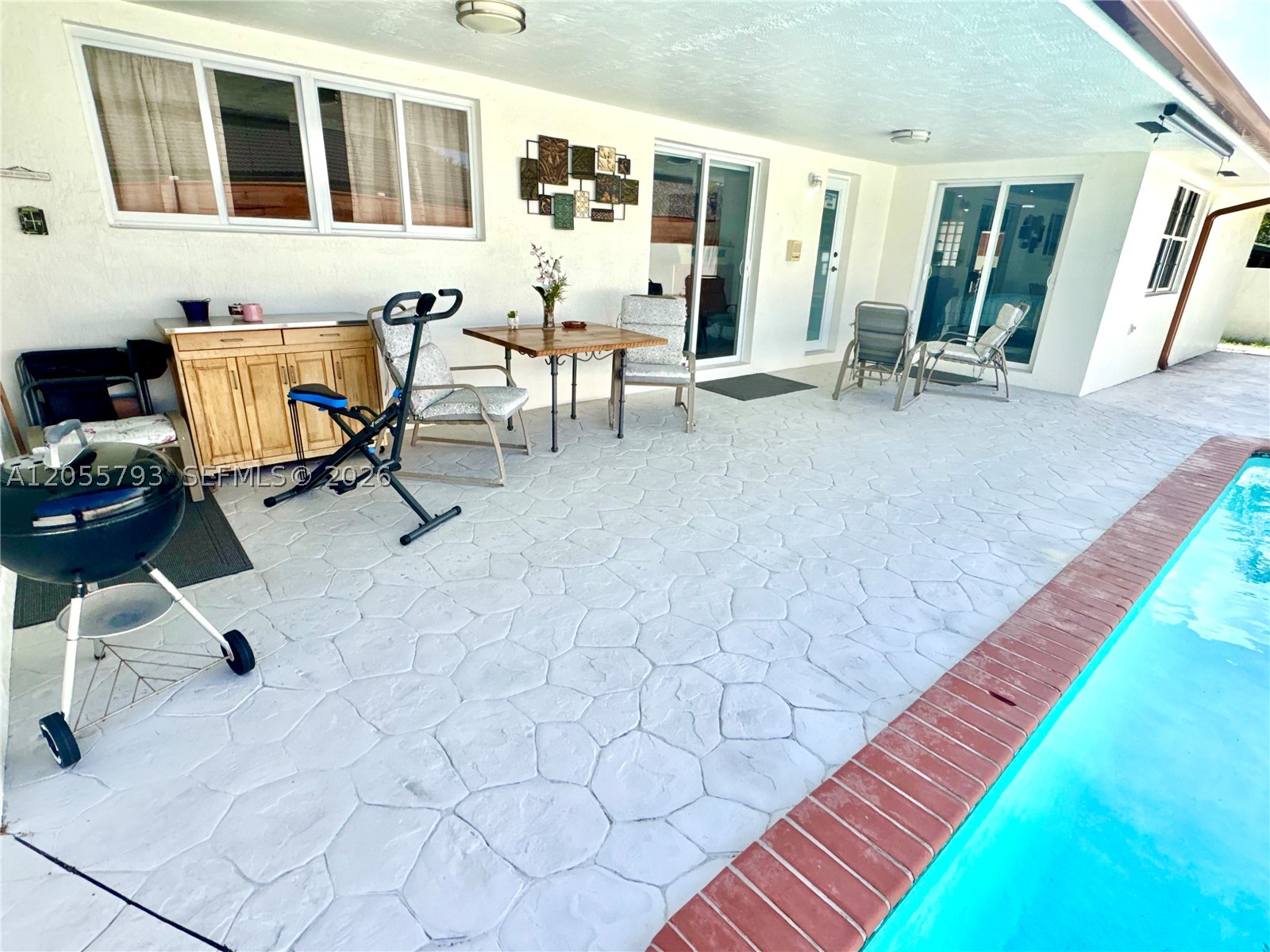 COUNTRY CLUB OF MIAMI EST - Residential Lease