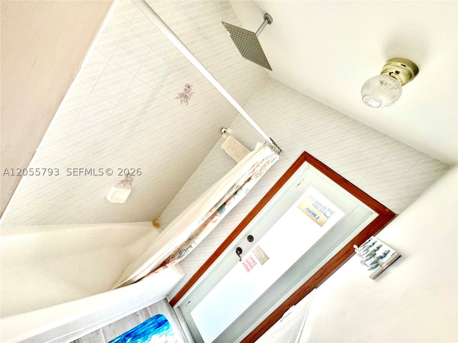 COUNTRY CLUB OF MIAMI EST - Residential Lease