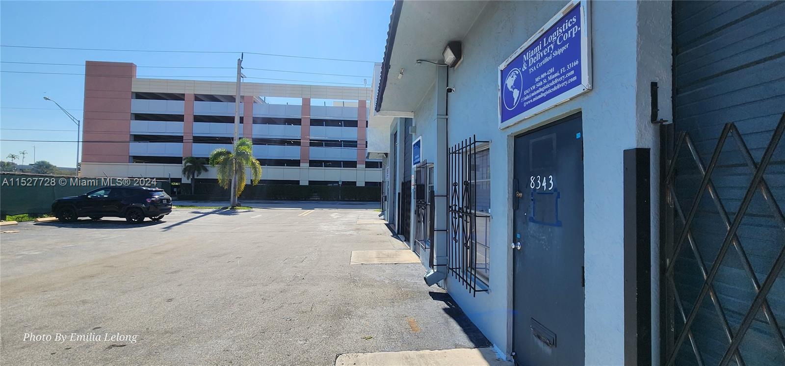 The warehouse is centrally located and is in the heart of Doral Florida.
It's connectivity to Palmetto Expressway and the NW 36th Street corridor near Miami International Airport.
Miami International Airport is approx. a 15-minute drive and the heart of Downtown Miami in under 30 minutes.
Property is Vacant.
