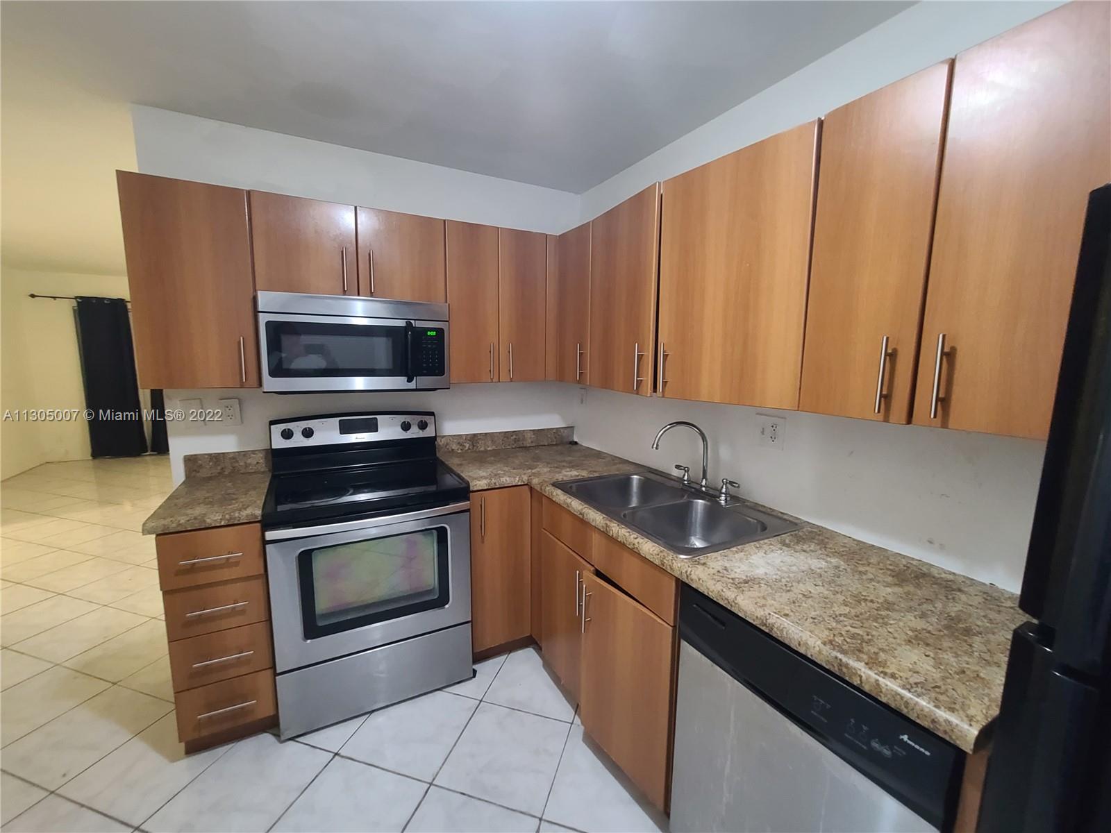 SPACIOUS 2 beds 2 baths Plus Den space with door and window can be use as an office space. in a resort style community, Centrally located, tile floors, stainless steel appliances, balcony. central a/c , and community pool, tennis court, lake walking pads, gym and many more, must see!! clients must make at least 2.5x the rent per month. must not have criminal backgrounds or evictions. move in cost is first month, last, and security deposit . Plenty of guess parking, UTILITIES NOT INCLUDED. tenant responsible for water & electricity