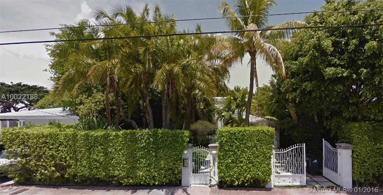 Newly remodeled single family home, 3 bed / 2.5 bath, enormous potential for investment and own-to-live. Lush landscaping & great location!  Wonderful view of the golf course
