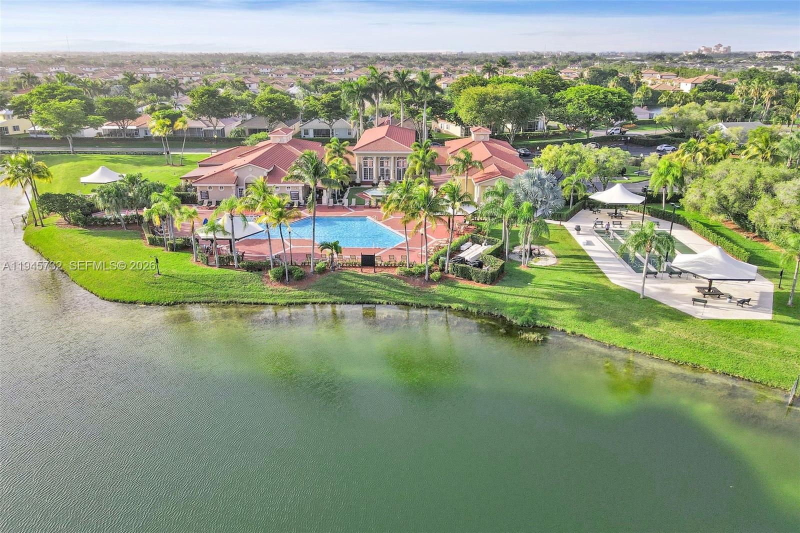 KEYS GATE CONDO NO FOUR - Residential