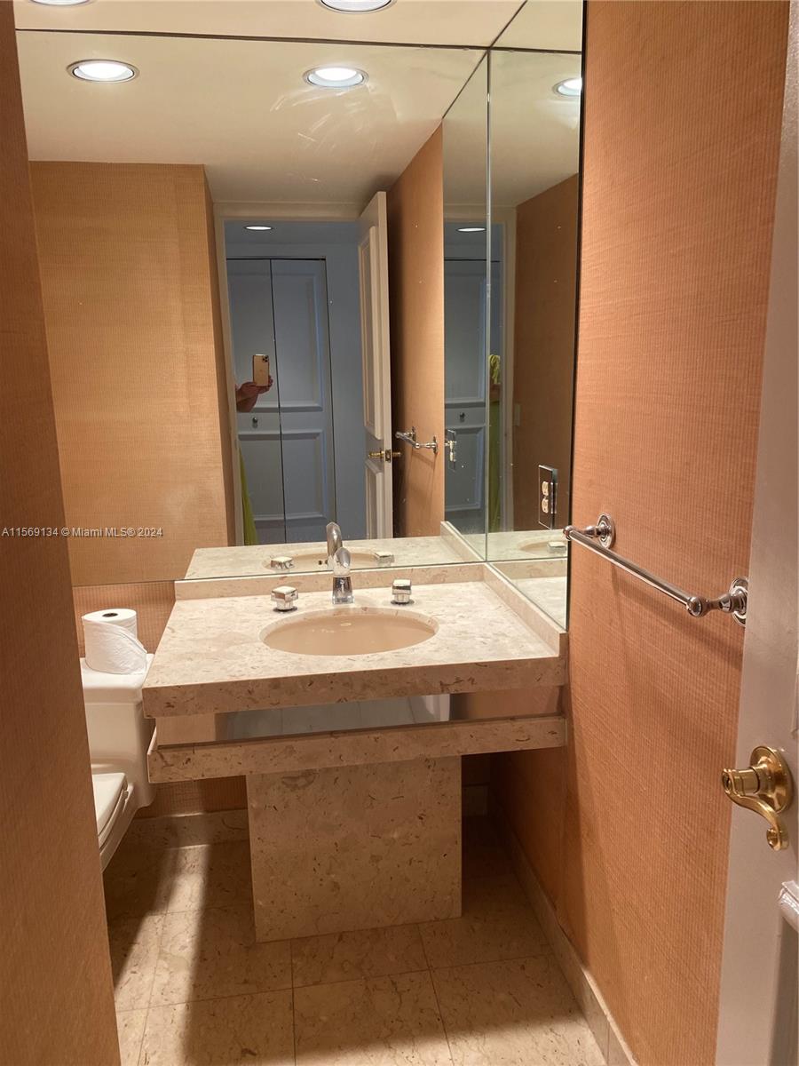 LA MER ESTATES WEST CONDO - Residential Lease