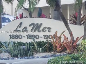 LARGE 2 BED/2.5 BATH UNIT IN OCEANFRONT BUILDING WITH 24 HOURS SECURITY, BEACH AND POOL SERVICE, BEAUTY SALON, RESTAURANT, GYM, SAUNA, BBQ AREA, TENNIS COURT,VALLET PARKING AND MANY MORE.
THIA UNIT FEATURES TWO LARGE MASTER SUITES, OPEN LIVING AREA WITH WOOD FLOOR, EAT-IN KITCHEN, HIGH IMPACT WINDOWS, NEW GLASS BALCONY, LOTS OF CLOSETS. GRATE LOCATION CLOSE TO SHOPS AND RESTAURANTS.