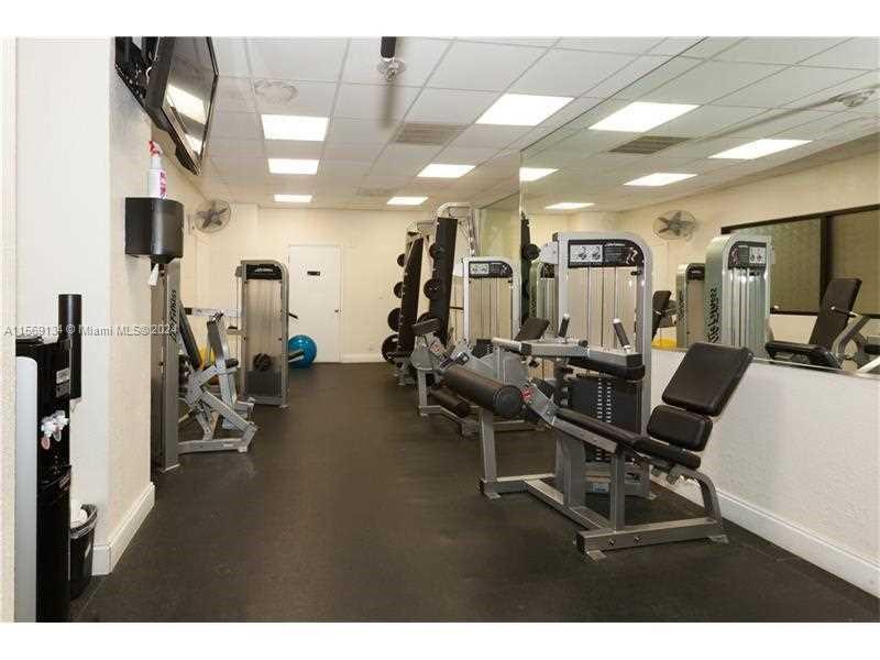 LA MER ESTATES WEST CONDO - Residential Lease