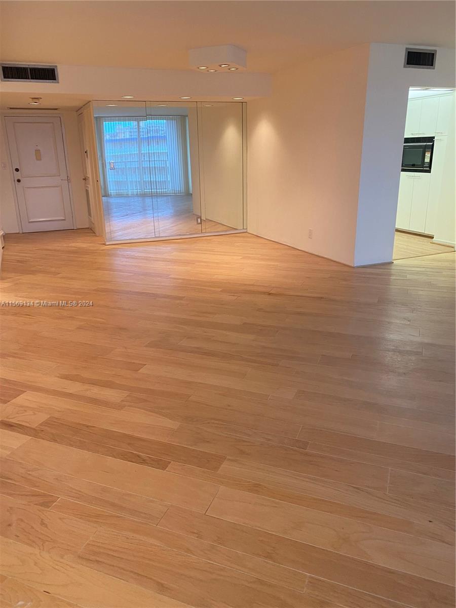 LA MER ESTATES WEST CONDO - Residential Lease