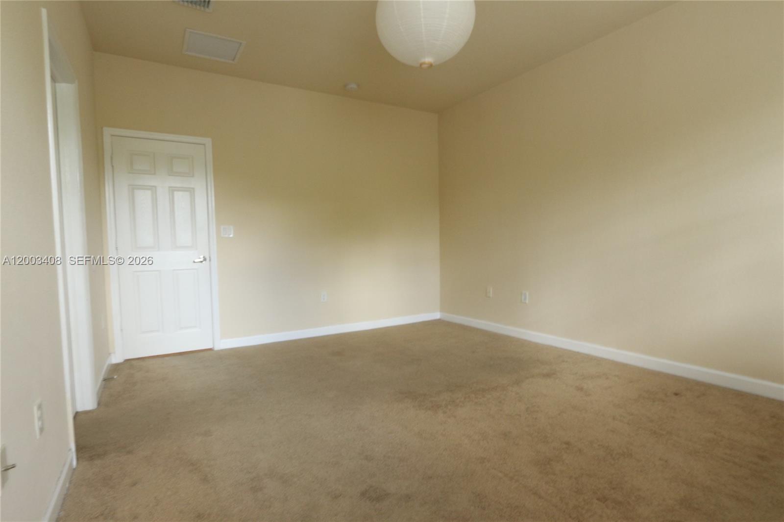 KENDALL COMMONS TOWNHOMES - Residential