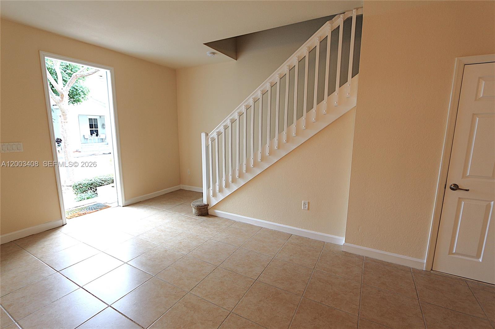 KENDALL COMMONS TOWNHOMES - Residential