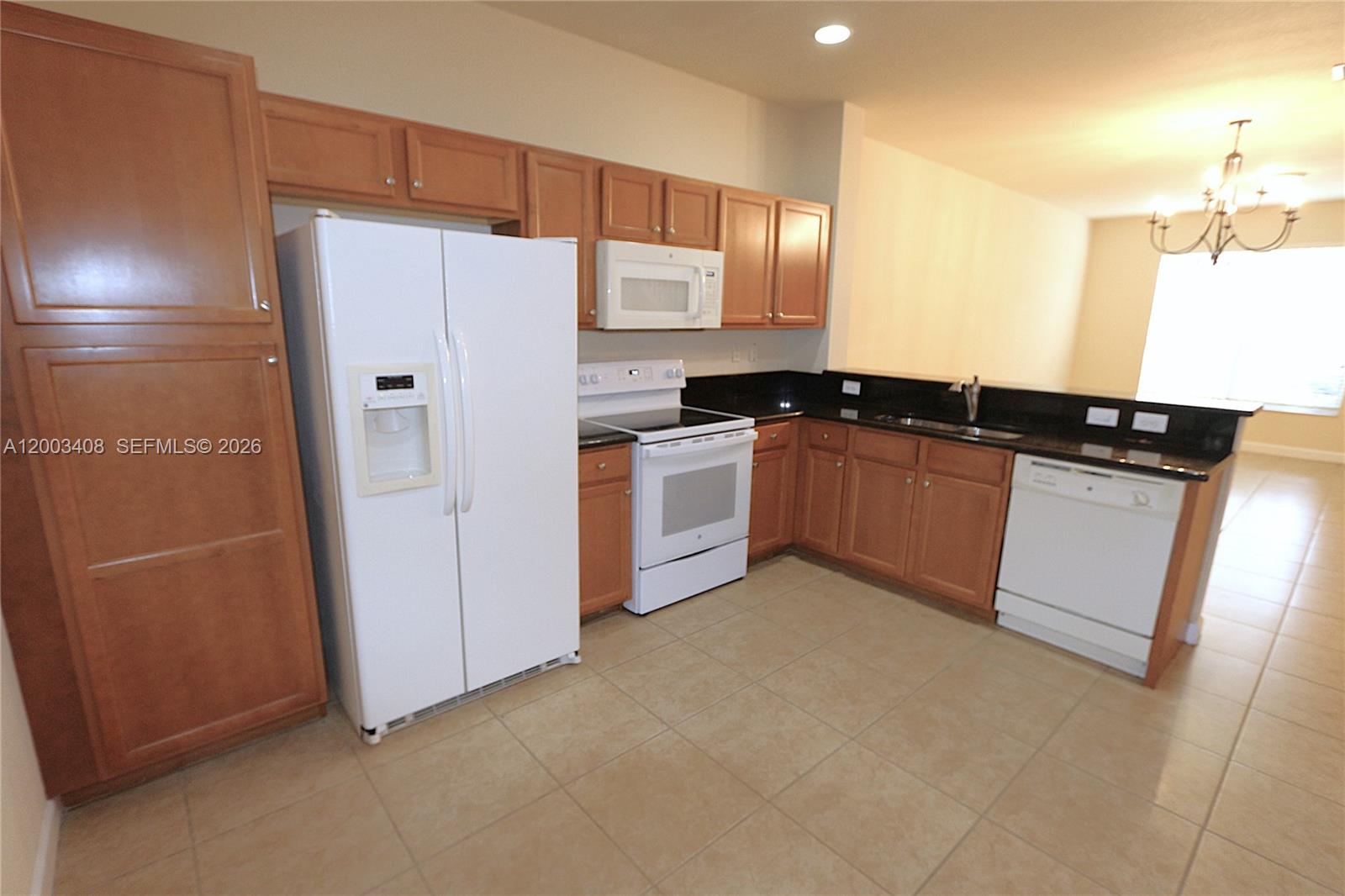 KENDALL COMMONS TOWNHOMES - Residential