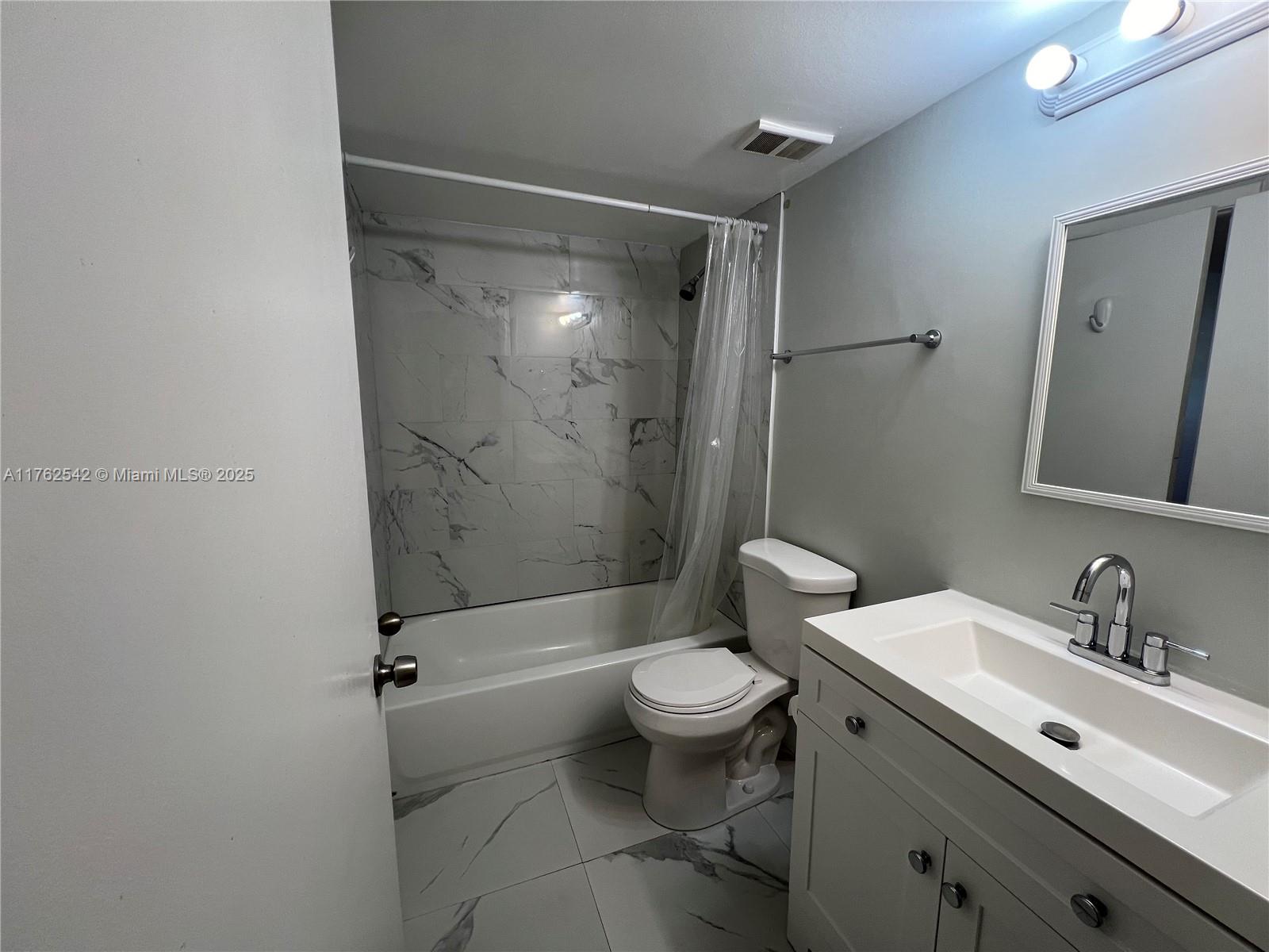 LE CLUB AT OLD CUTLER CON - Residential Lease