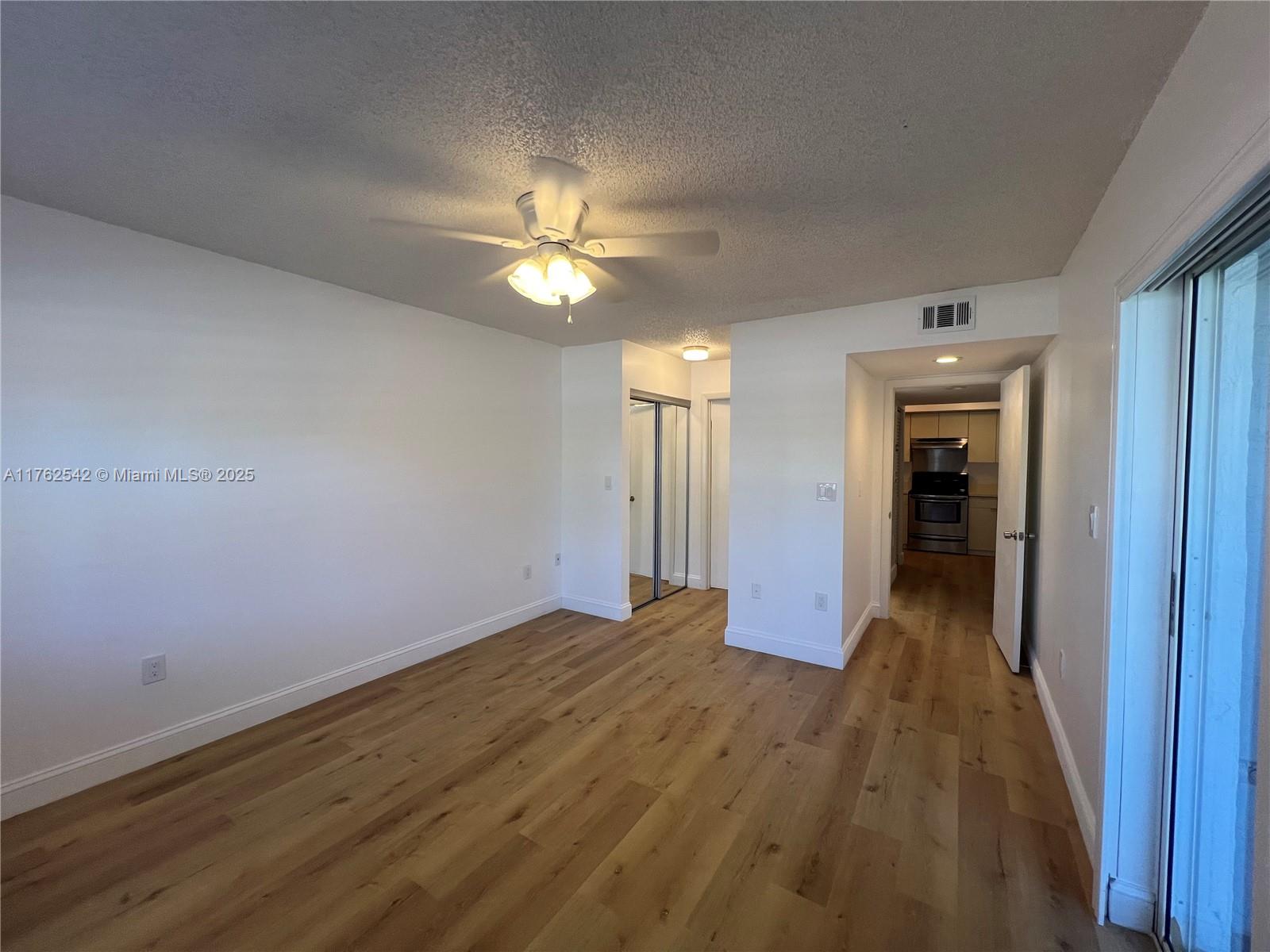 LE CLUB AT OLD CUTLER CON - Residential Lease
