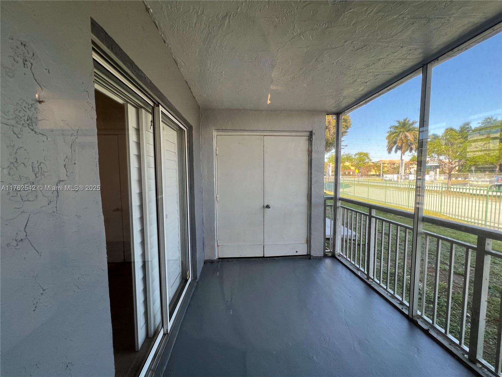 LE CLUB AT OLD CUTLER CON - Residential Lease