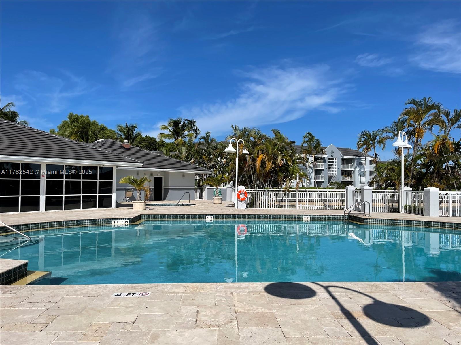 LE CLUB AT OLD CUTLER CON - Residential Lease