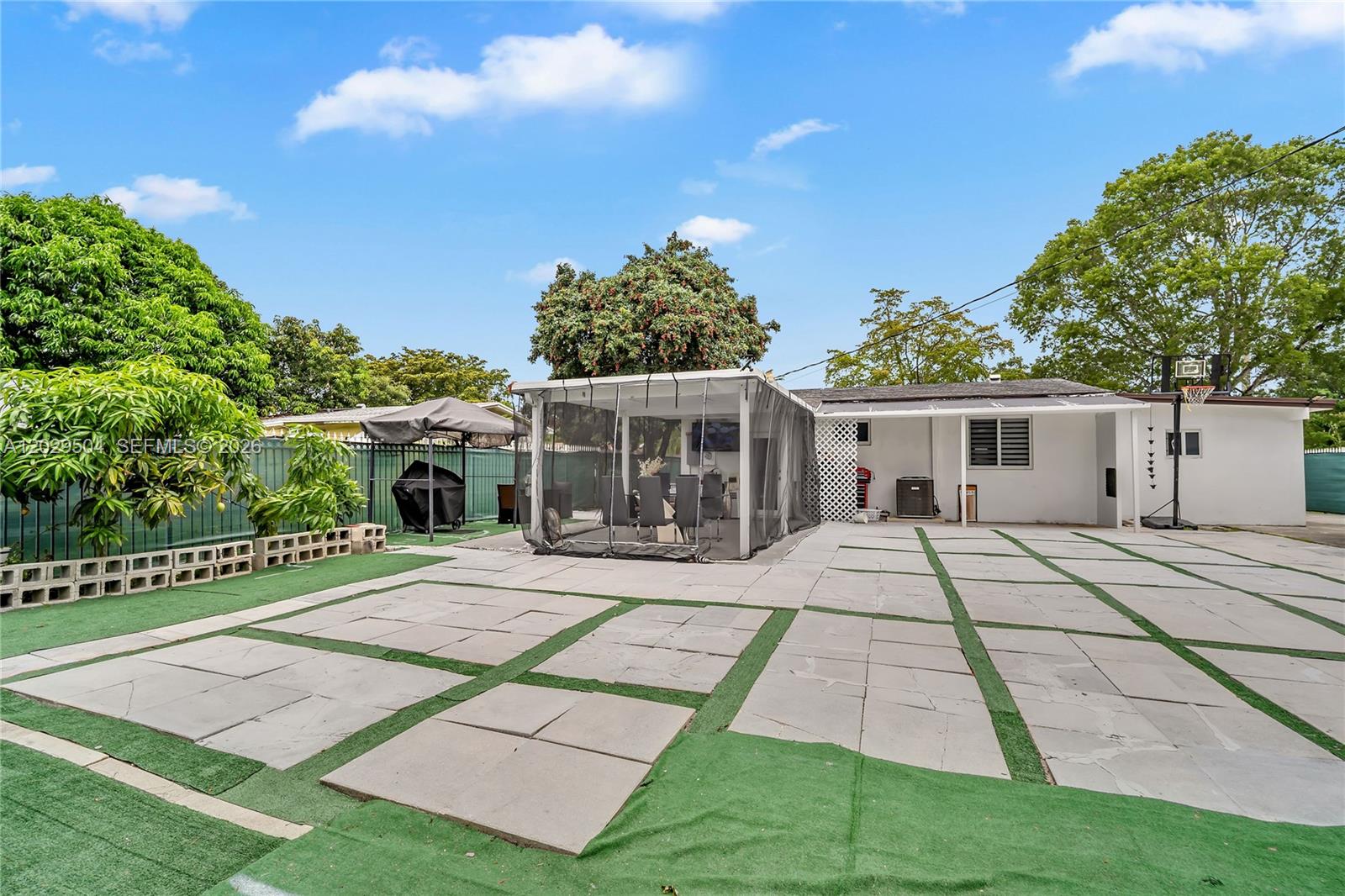 LINWOOD GARDENS NO 2 - Residential