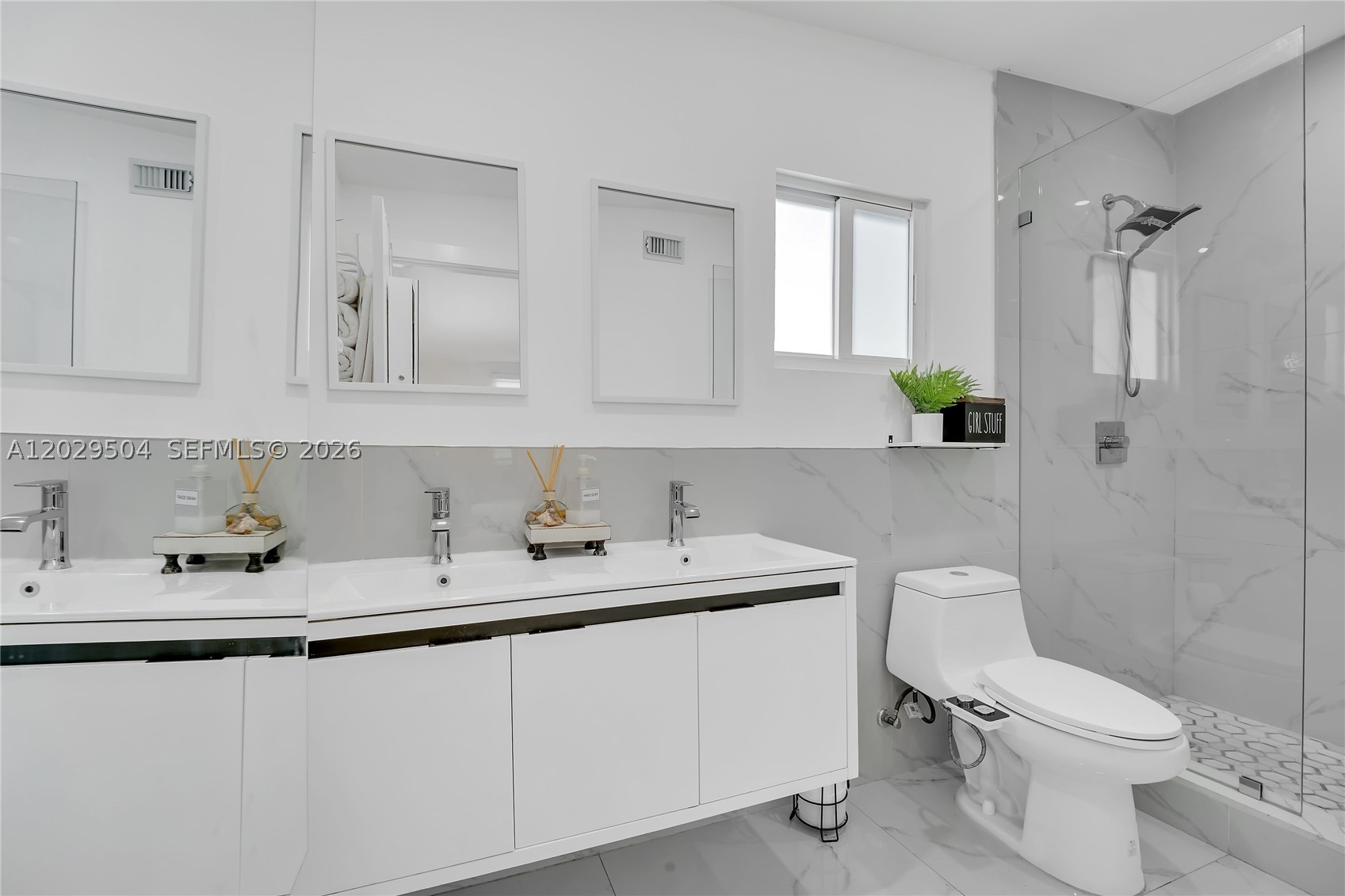 LINWOOD GARDENS NO 2 - Residential