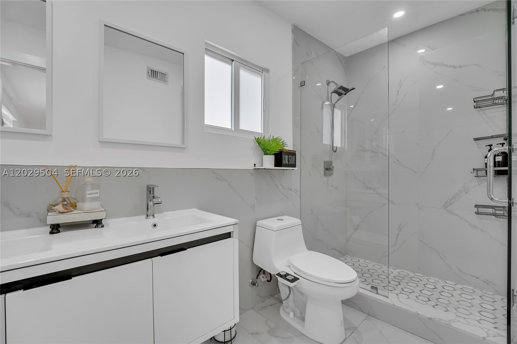 LINWOOD GARDENS NO 2 - Residential