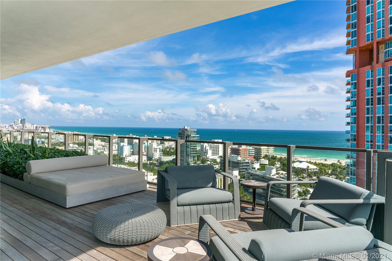 APOGEE CONDO - Residential