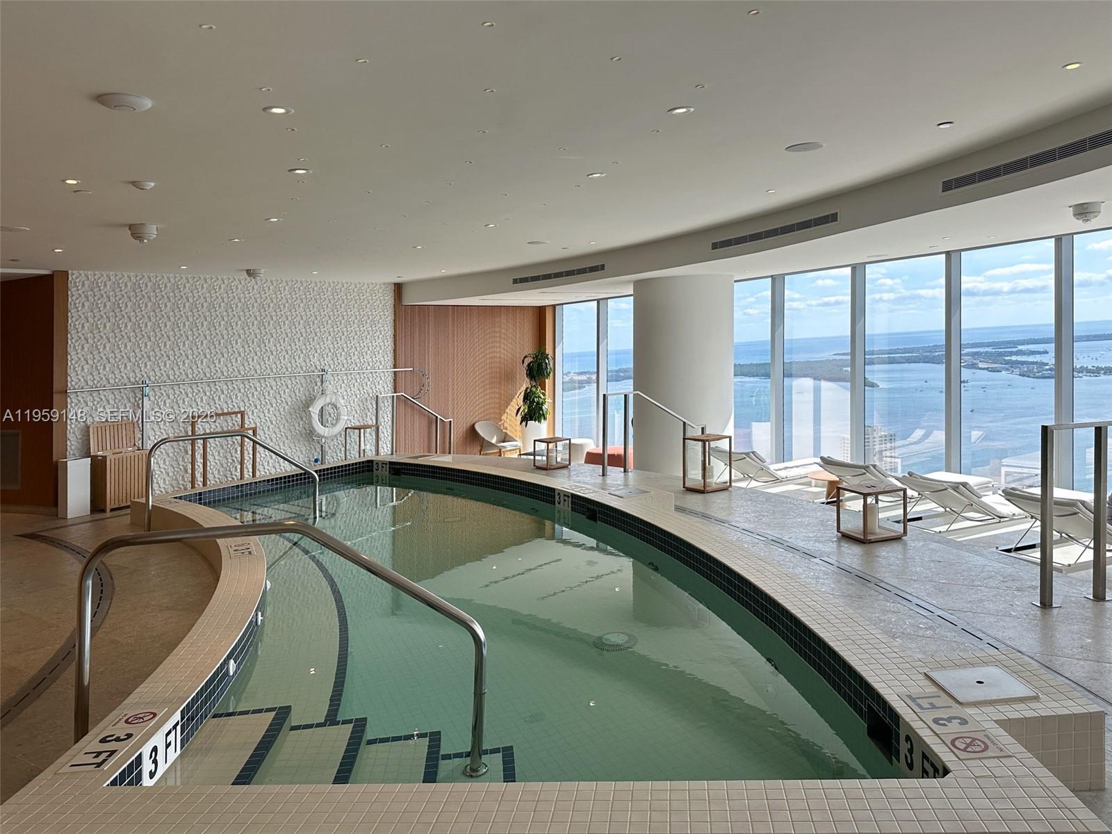 ASTON MARTIN - Residential