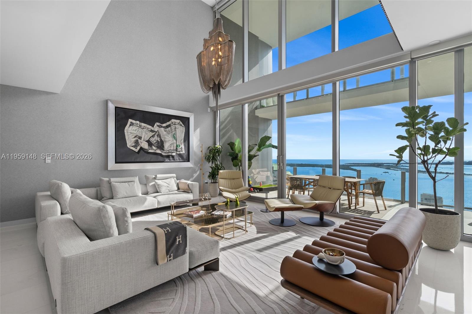 ASTON MARTIN - Residential