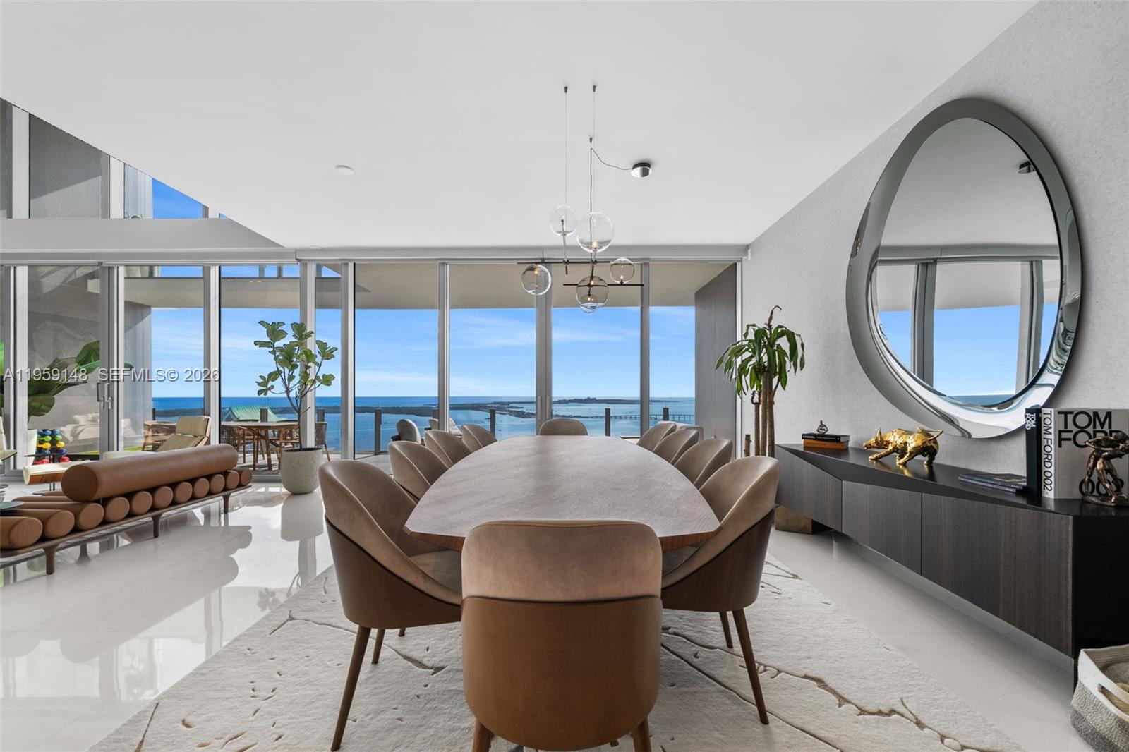 ASTON MARTIN - Residential