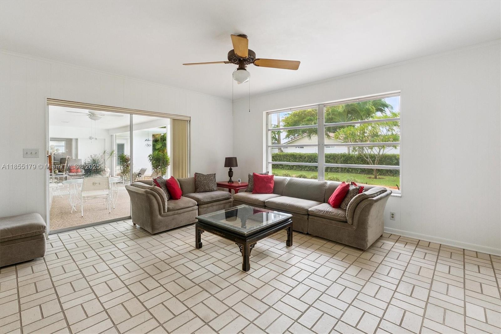 PLANTATION PARK LAKESITES - Residential