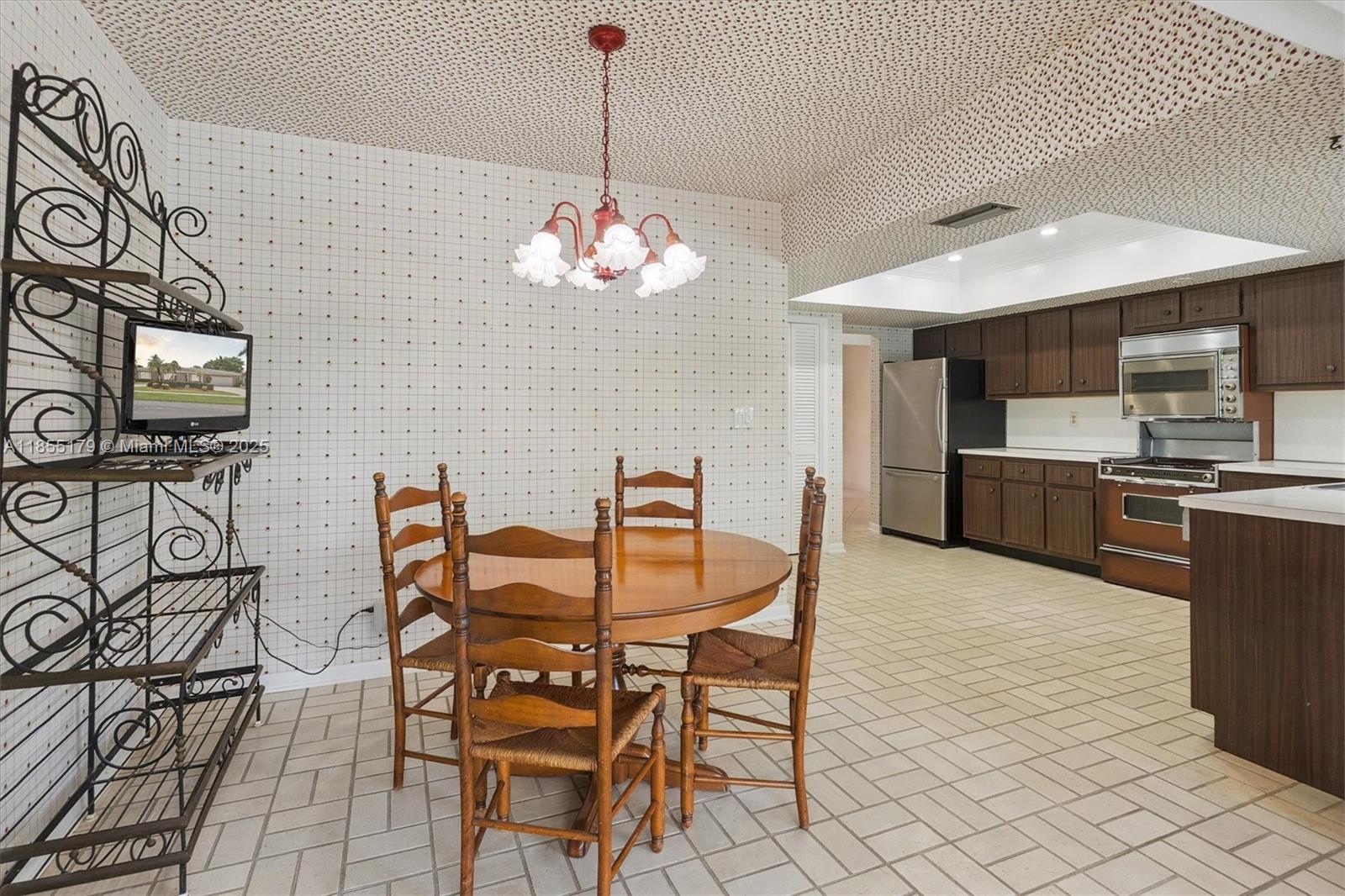 PLANTATION PARK LAKESITES - Residential